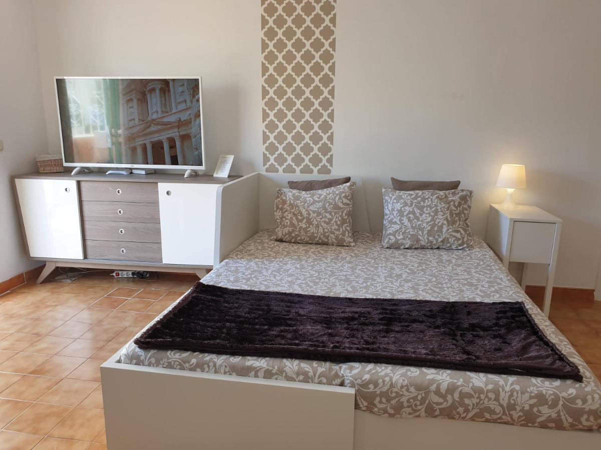 Mareverde A Studio Calme Vue Piscine Wifi Gratuit 아데제 외부 사진